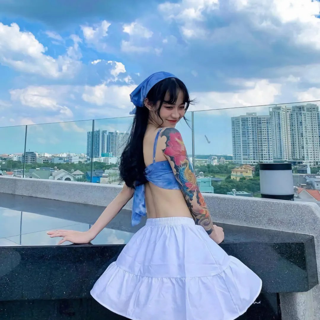 黄昏时分、牵着手